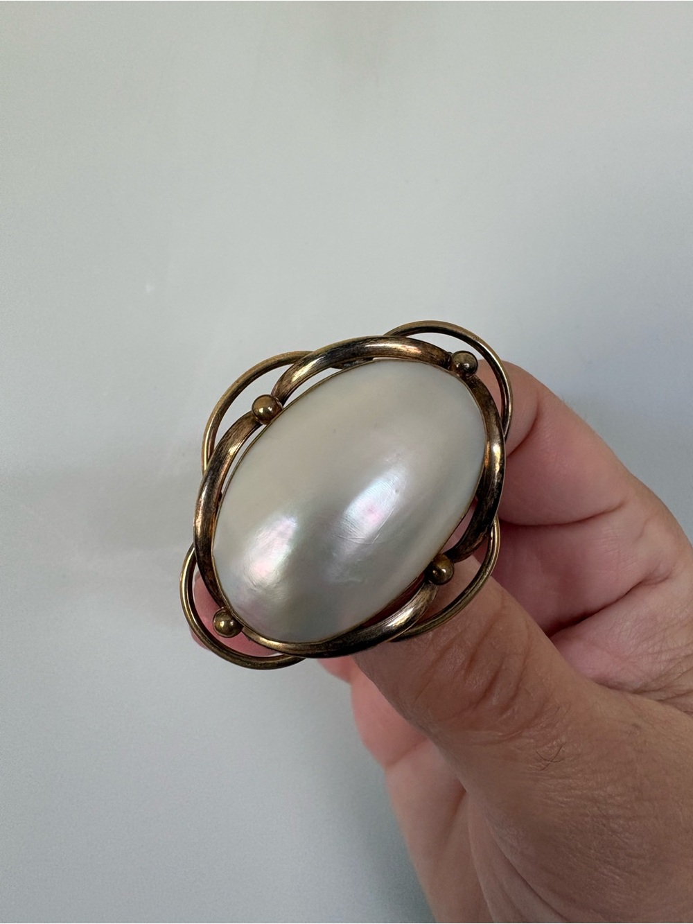 Vintage White Mother-of-Pearl Statement brooche real gold plated
